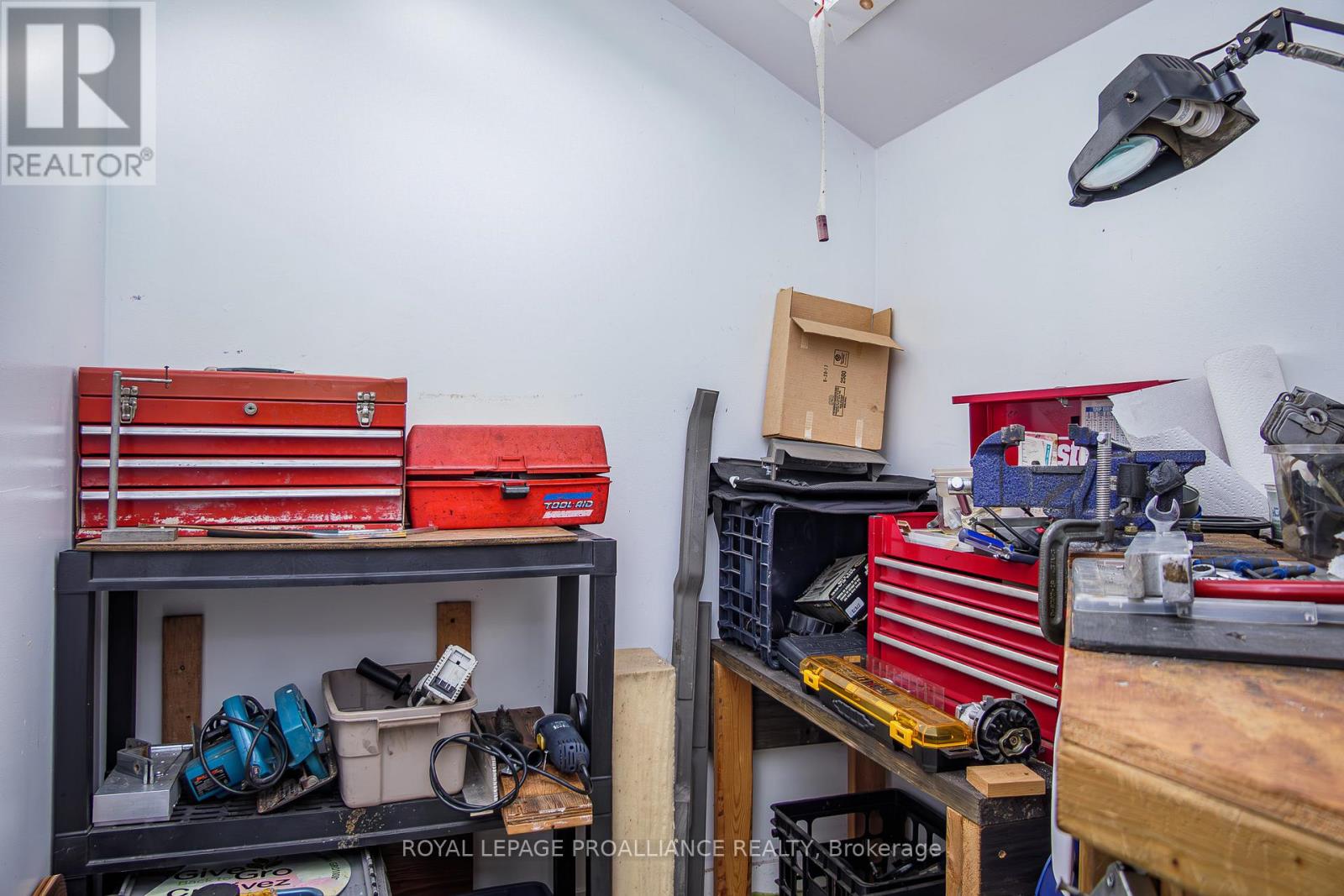 166 West Street, Quinte West, Ontario  K8V 2M7 - Photo 24 - X12464951