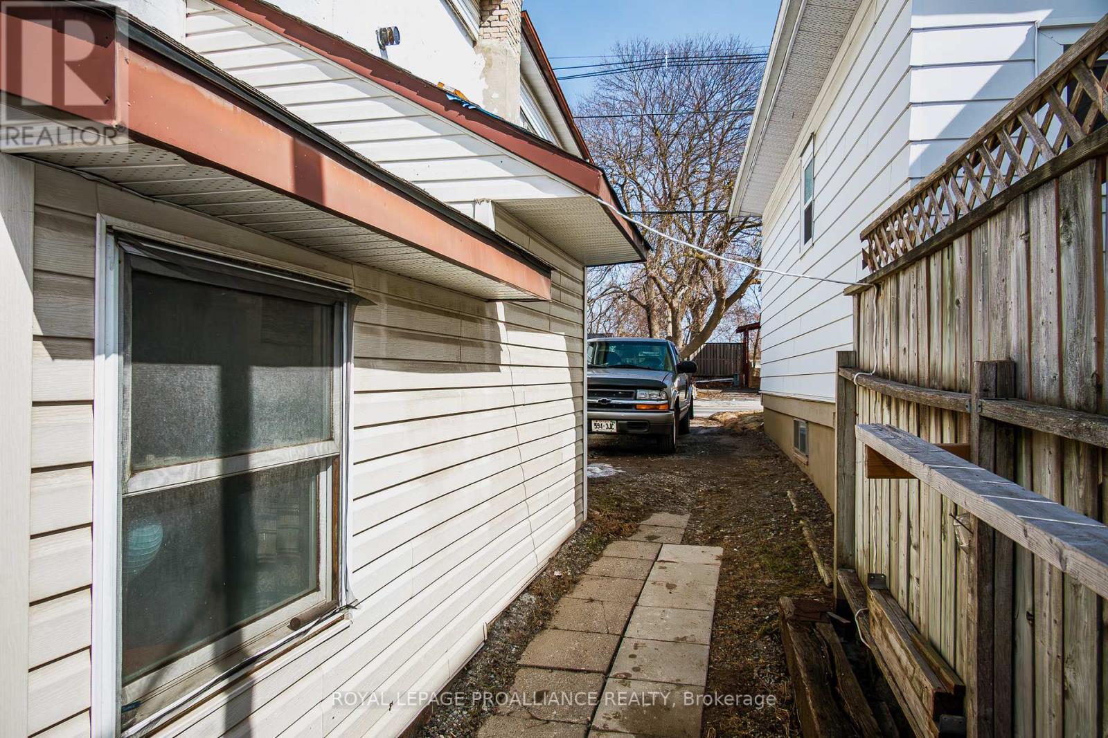 166 West Street, Quinte West, Ontario  K8V 2M7 - Photo 39 - X12464951