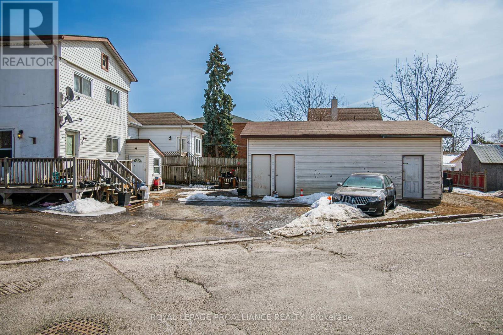 166 West Street, Quinte West, Ontario  K8V 2M7 - Photo 40 - X12464951