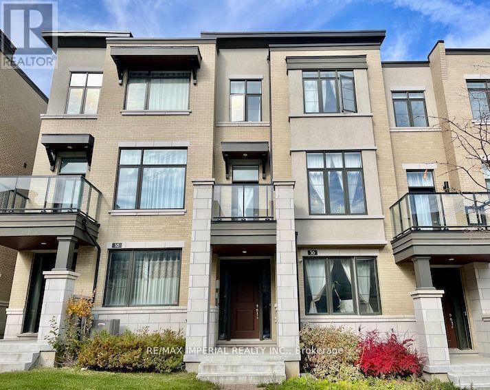 36 CARRVILLE WOODS CIRCLE, Vaughan, Ontario