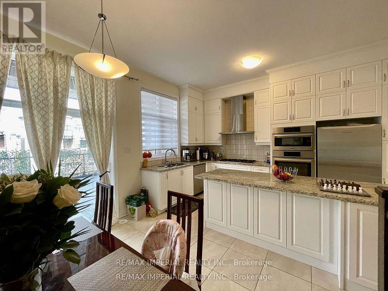 36 Carrville Woods Circle, Vaughan, Ontario  L6A 4Z6 - Photo 16 - N12464716