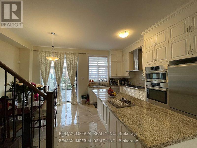 36 Carrville Woods Circle, Vaughan, Ontario  L6A 4Z6 - Photo 9 - N12464716