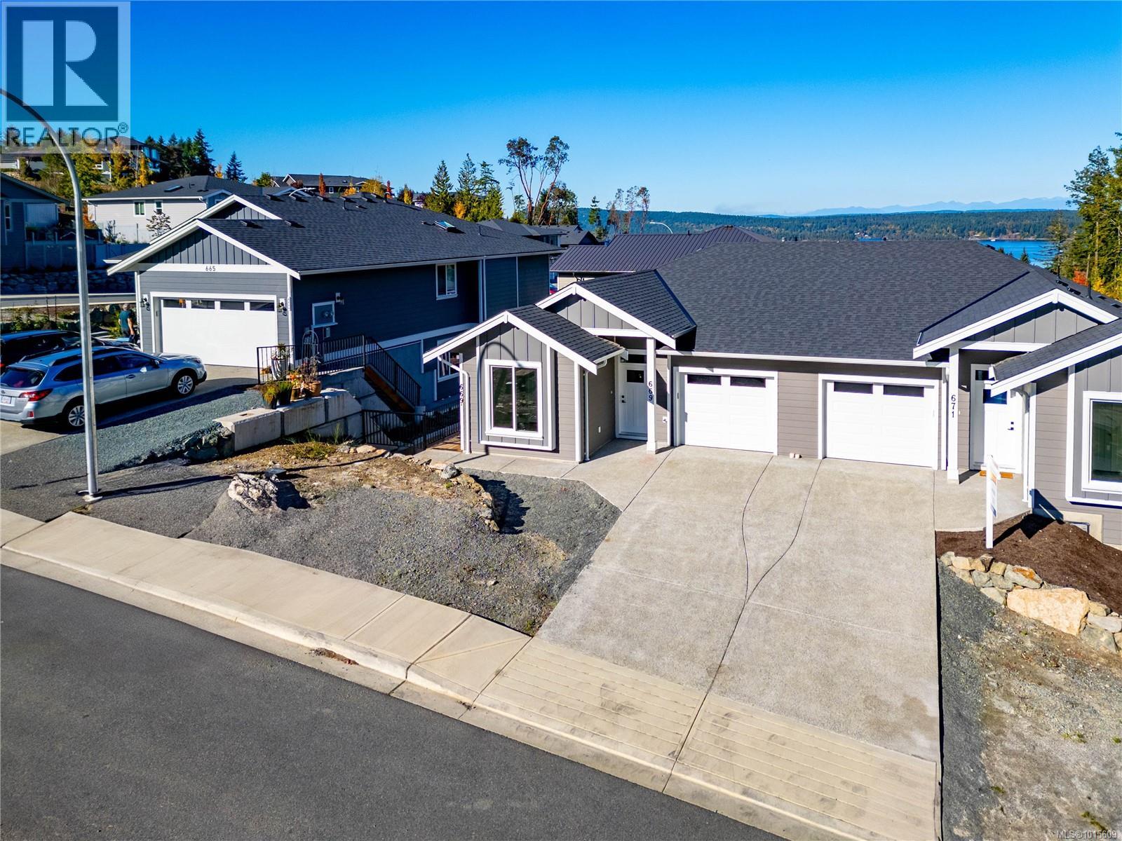 669 Sanderson Rd, Ladysmith, British Columbia