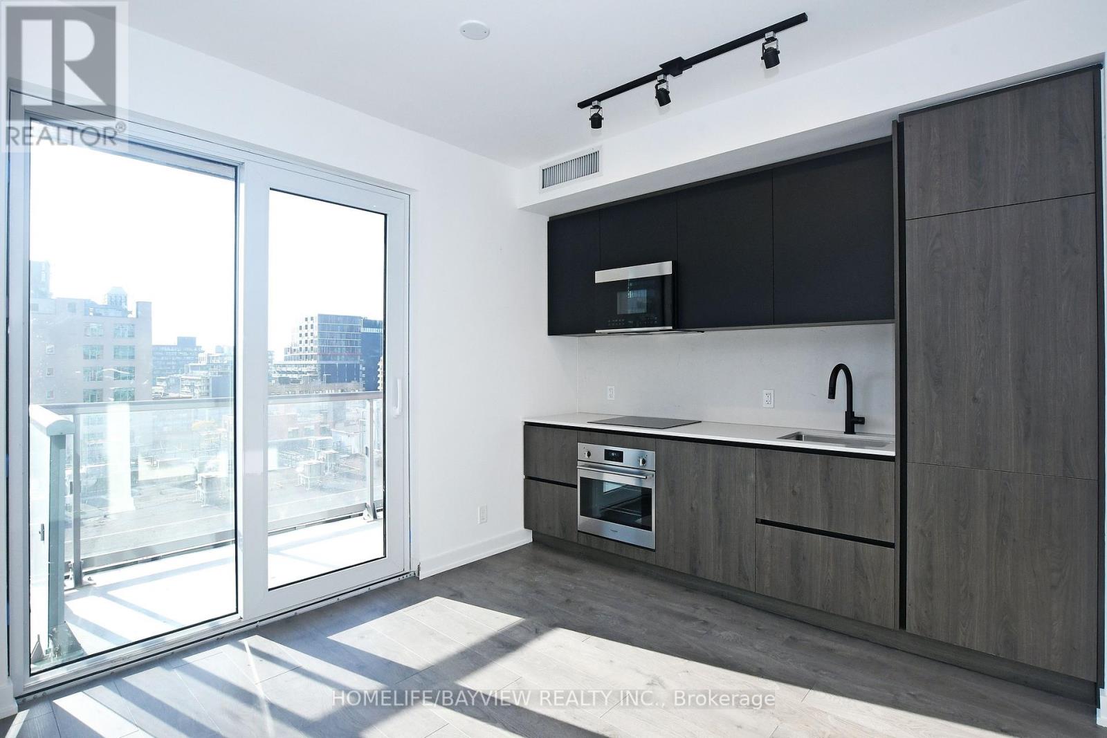 1217 - 108 Peter Street, Toronto, Ontario  M5V 2G7 - Photo 3 - C12464916