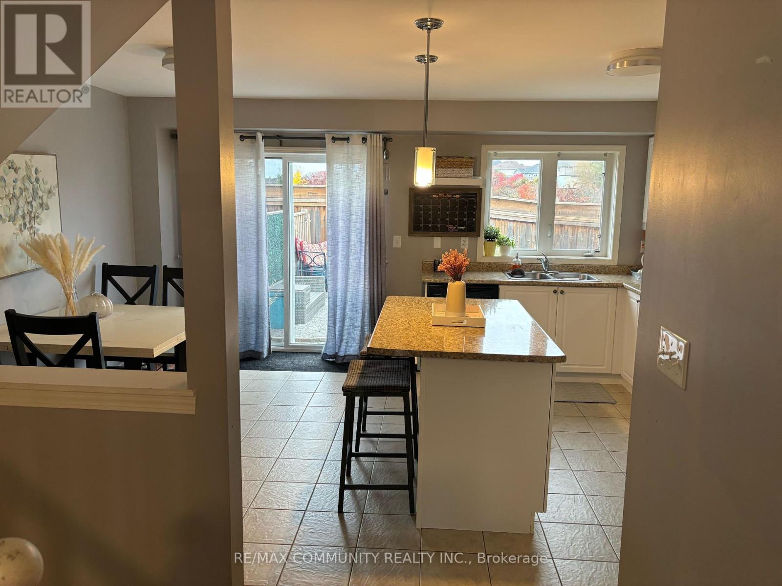 56 Farmstead Drive, Clarington, Ontario  L1C 0K9 - Photo 6 - E12464894