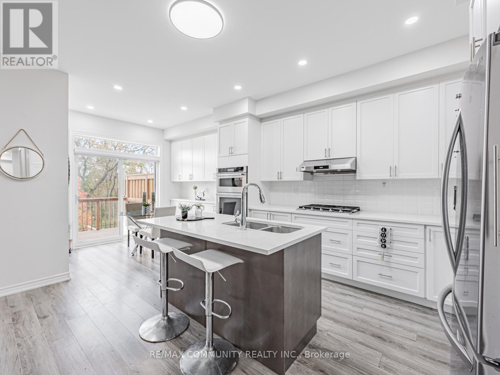 49 Hickling Lane, Ajax, Ontario  L1T 0P9 - Photo 11 - E12464899