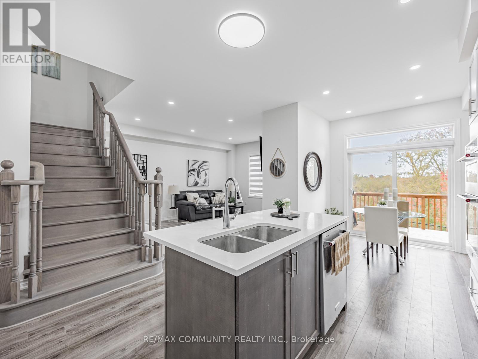 49 Hickling Lane, Ajax, Ontario  L1T 0P9 - Photo 13 - E12464899