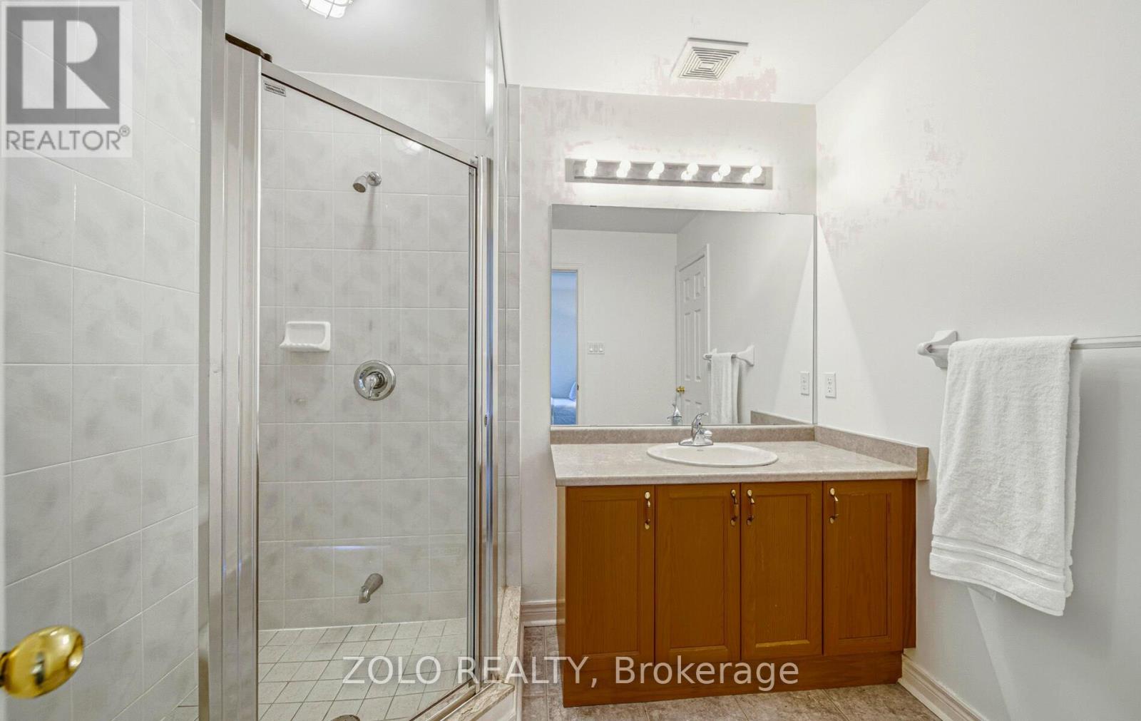 8 Covington Drive, Whitby, Ontario  L1M 2K4 - Photo 22 - E12464907