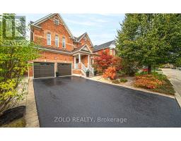 8 COVINGTON DRIVE, Whitby, Ontario