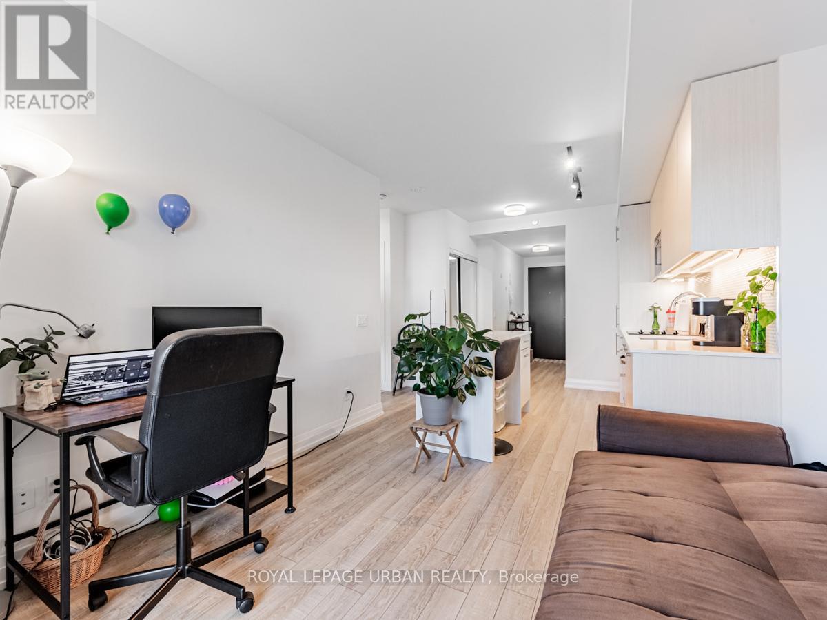2311 - 286 Main Street, Toronto, Ontario  M4C 0B3 - Photo 4 - E12464919