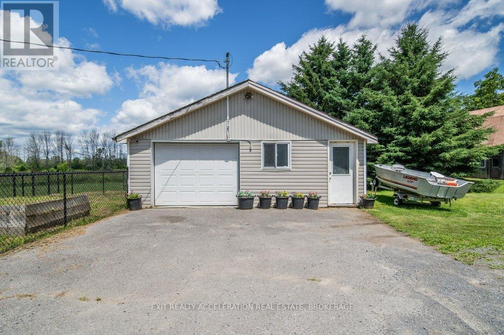 8061 County Rd 2, Greater Napanee (Greater Napanee), Ontario  K0K 2W0 - Photo 28 - X12465074