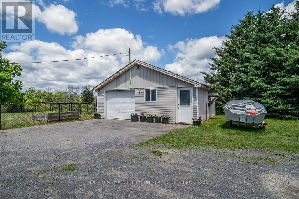 8061 County Rd 2, Greater Napanee (Greater Napanee), Ontario  K0K 2W0 - Photo 29 - X12465074