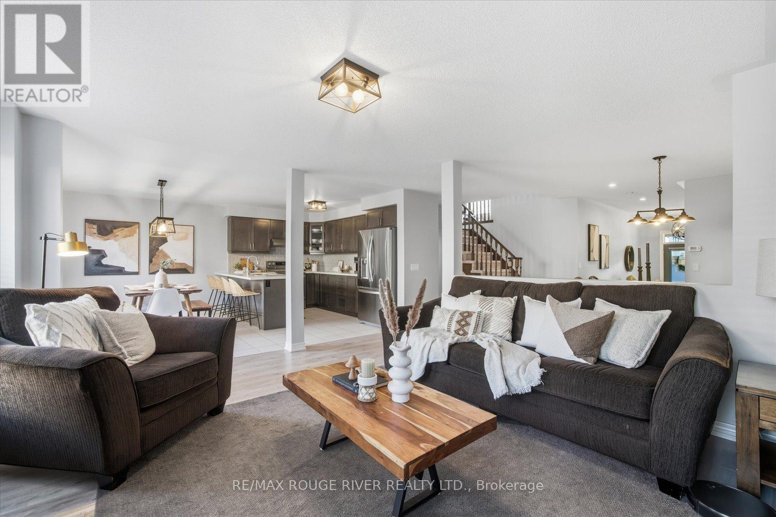 245 Blackwell Crescent, Oshawa, Ontario  L1L 0C9 - Photo 11 - E12465056