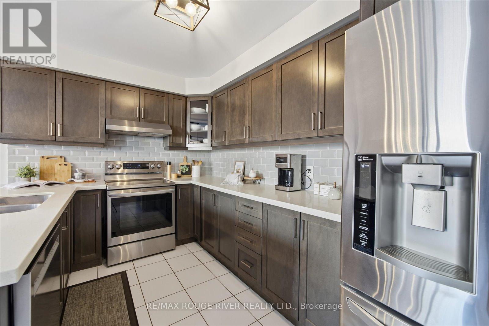 245 Blackwell Crescent, Oshawa, Ontario  L1L 0C9 - Photo 17 - E12465056