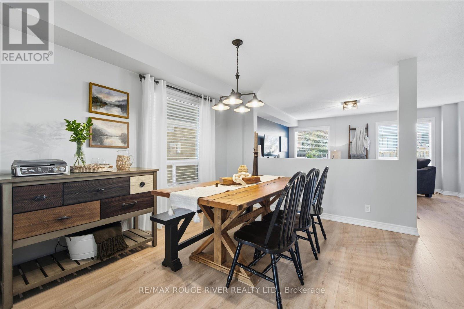 245 Blackwell Crescent, Oshawa, Ontario  L1L 0C9 - Photo 4 - E12465056