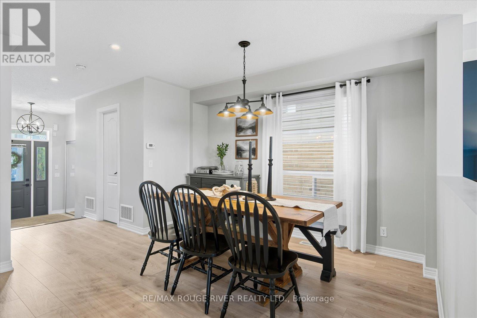 245 Blackwell Crescent, Oshawa, Ontario  L1L 0C9 - Photo 6 - E12465056