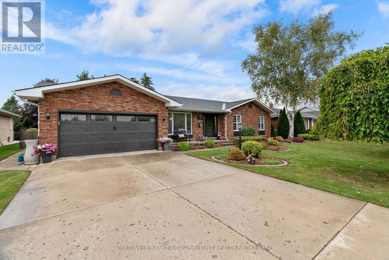 399 PRYDE BOULEVARD, South Huron, Ontario