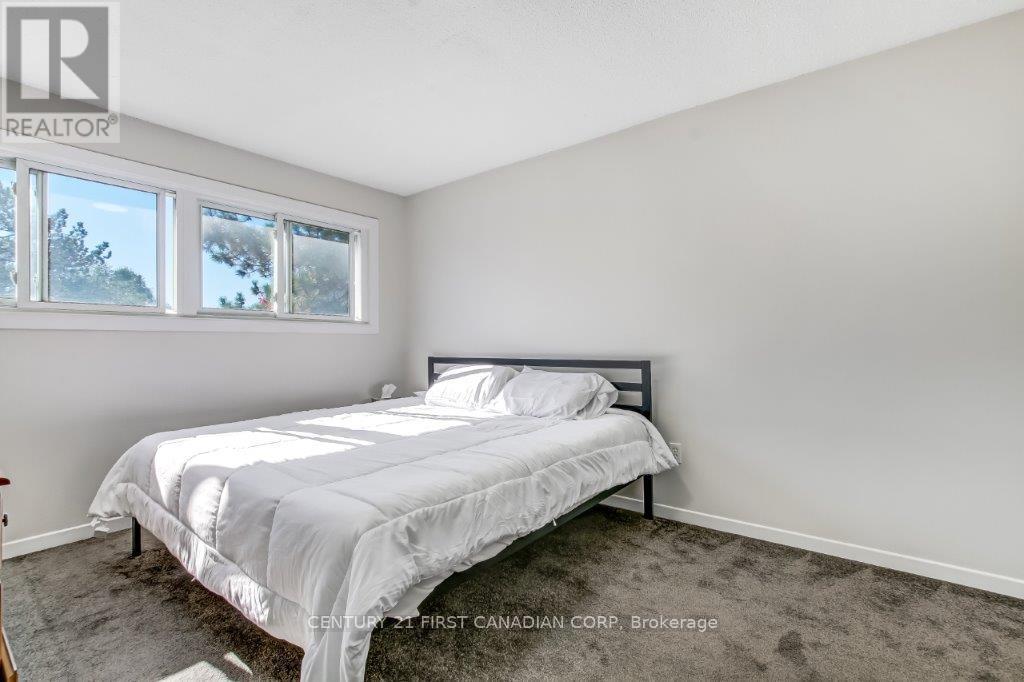 12 - 590 Millbank Drive, London South, Ontario  N6E 2H2 - Photo 10 - X12465018