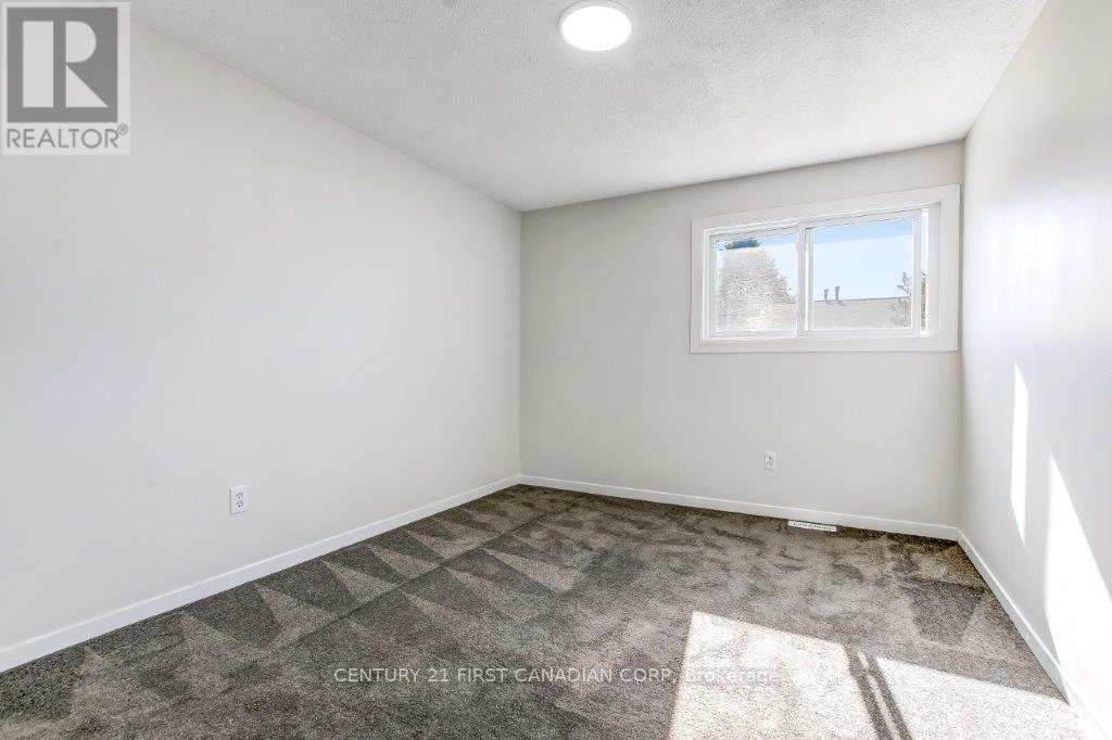12 - 590 Millbank Drive, London South, Ontario  N6E 2H2 - Photo 12 - X12465018
