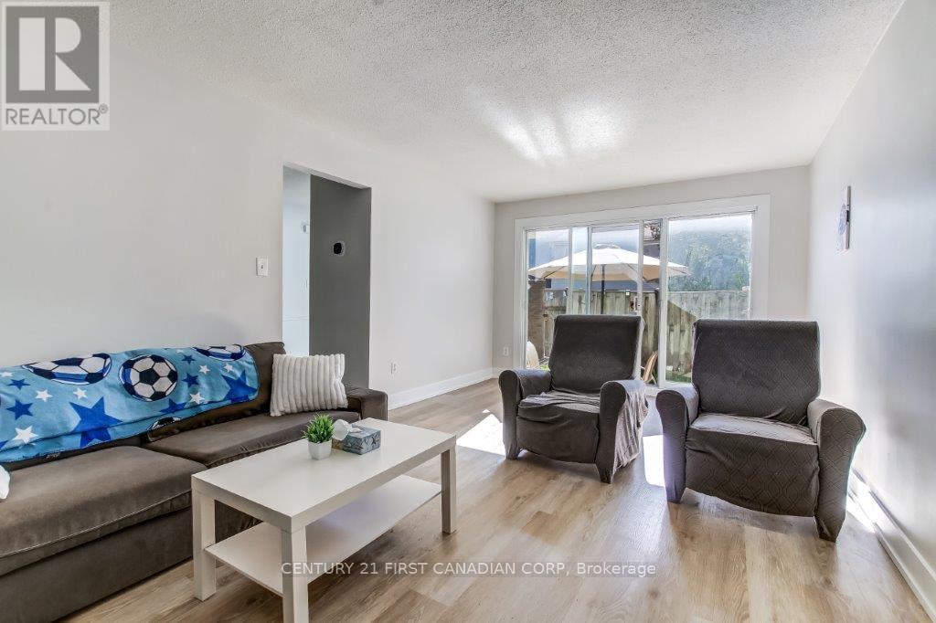 12 - 590 Millbank Drive, London South, Ontario  N6E 2H2 - Photo 6 - X12465018