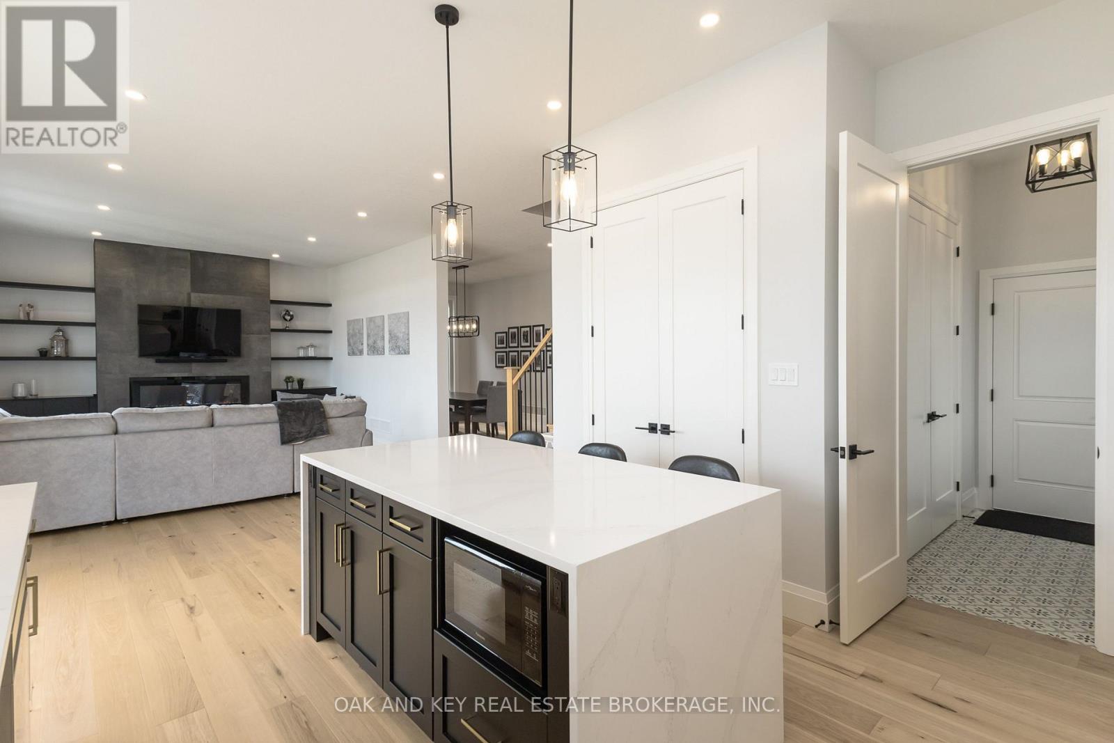 119 Daventry Way, Middlesex Centre, Ontario  N0L 1R0 - Photo 17 - X12465049
