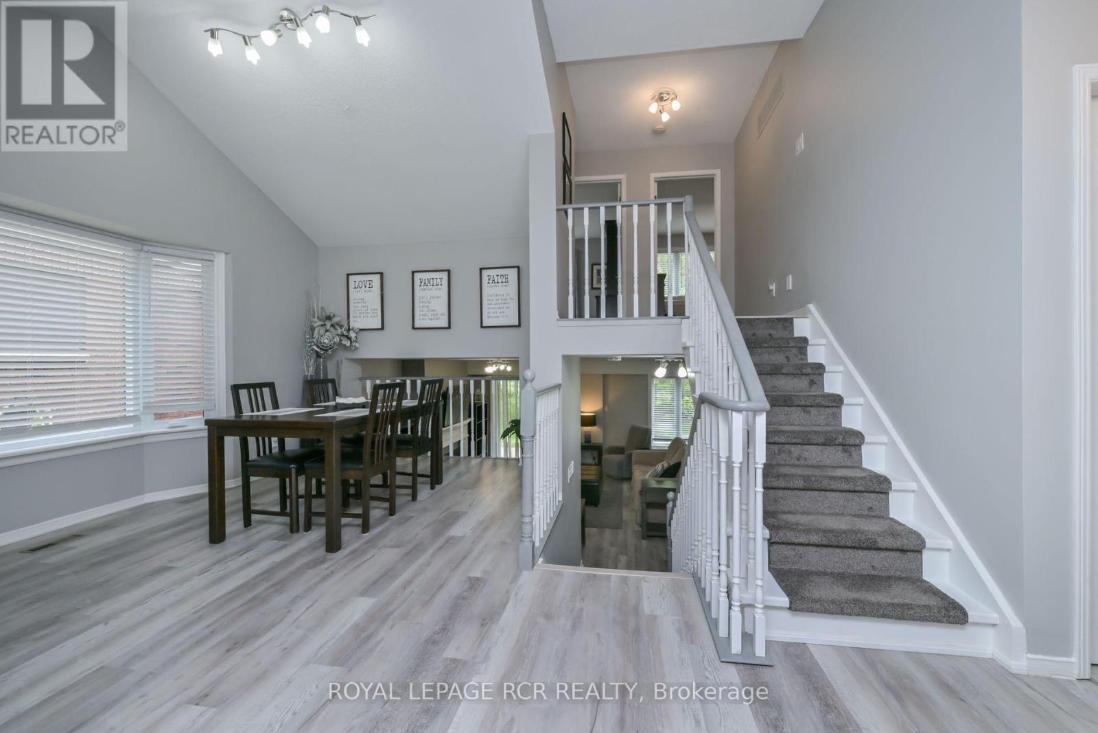 114 Green Briar Road, New Tecumseth, Ontario  L9R 1S3 - Photo 3 - N12464915