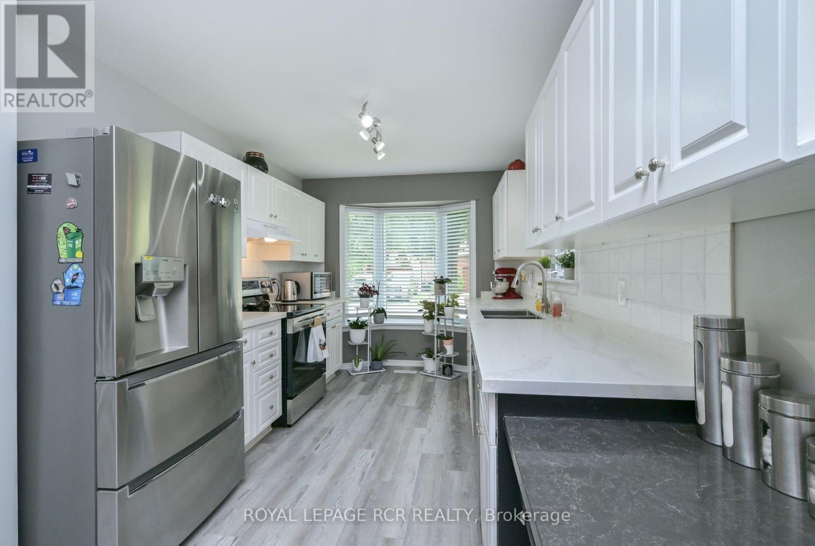 114 Green Briar Road, New Tecumseth, Ontario  L9R 1S3 - Photo 5 - N12464915