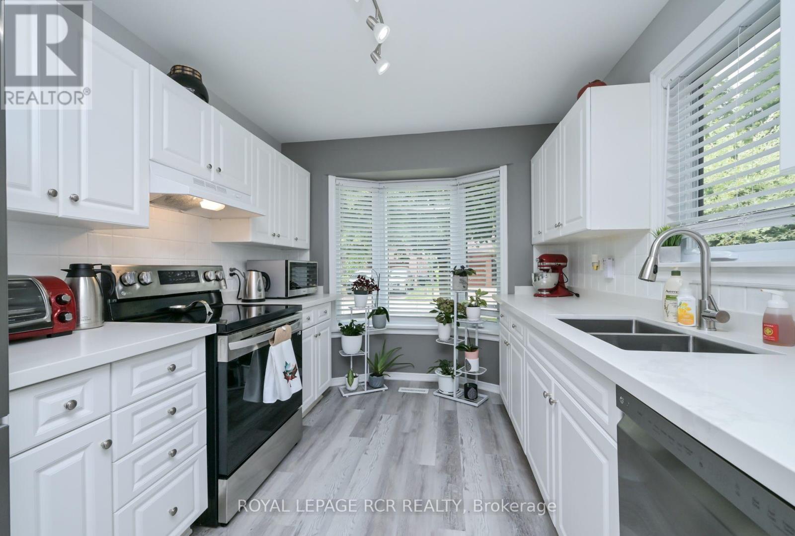 114 Green Briar Road, New Tecumseth, Ontario  L9R 1S3 - Photo 6 - N12464915