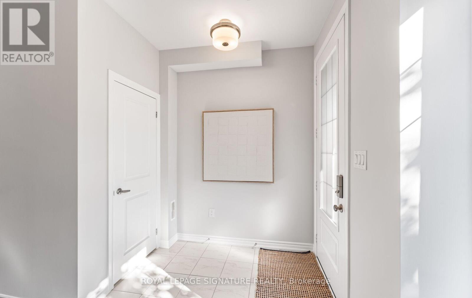 35 Hyderabad Lane, Markham, Ontario  L6E 0T8 - Photo 14 - N12464959
