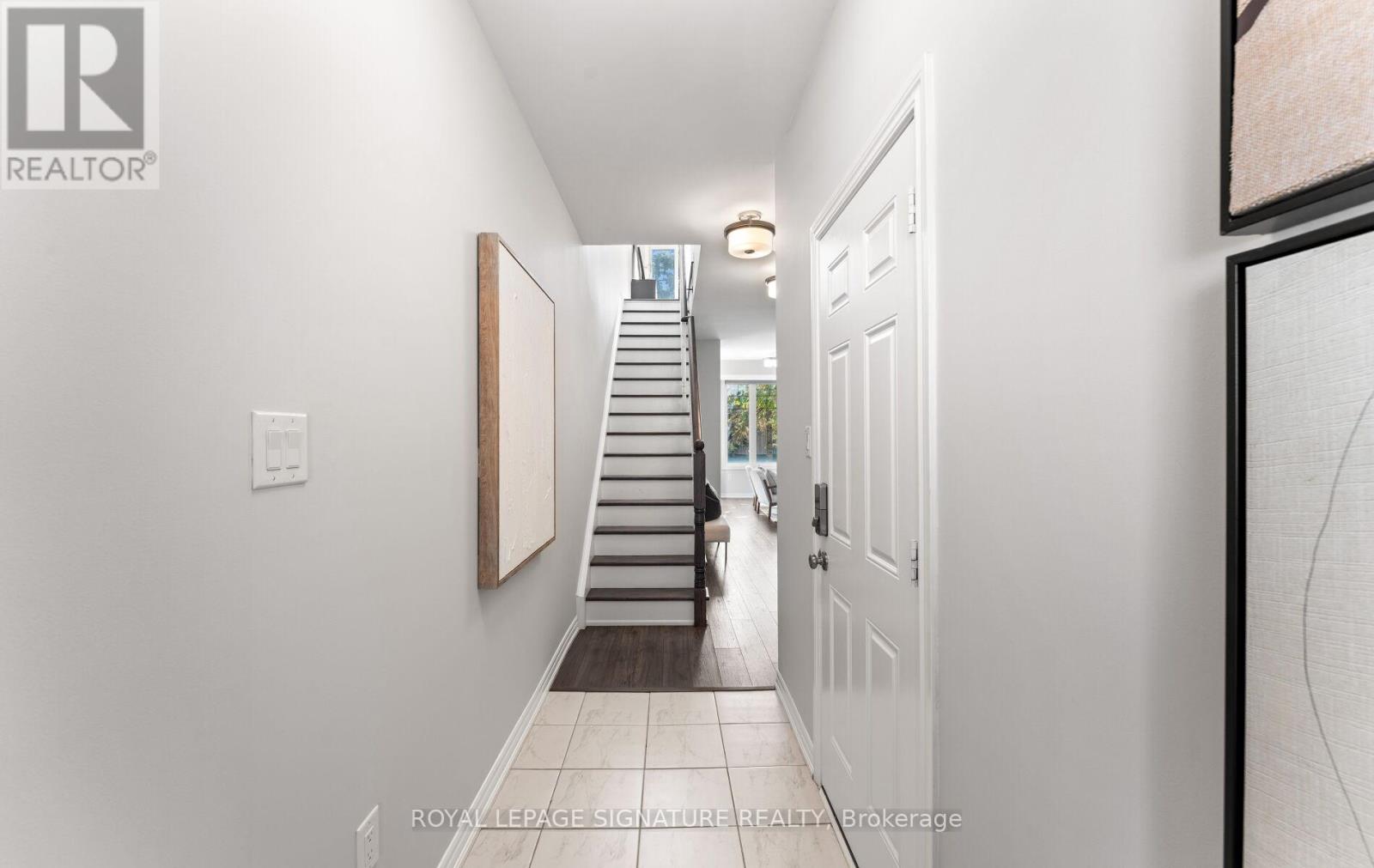 35 Hyderabad Lane, Markham, Ontario  L6E 0T8 - Photo 7 - N12464959