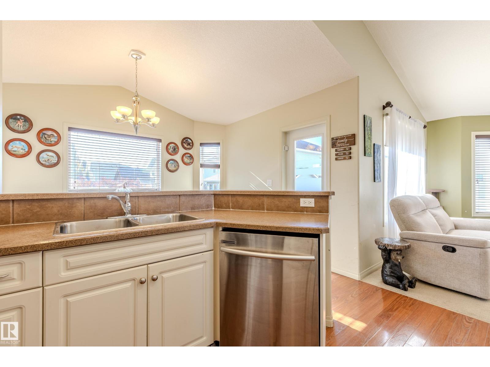 9309 106 Av, Morinville, Alberta  T8R 1T9 - Photo 12 - E4462265