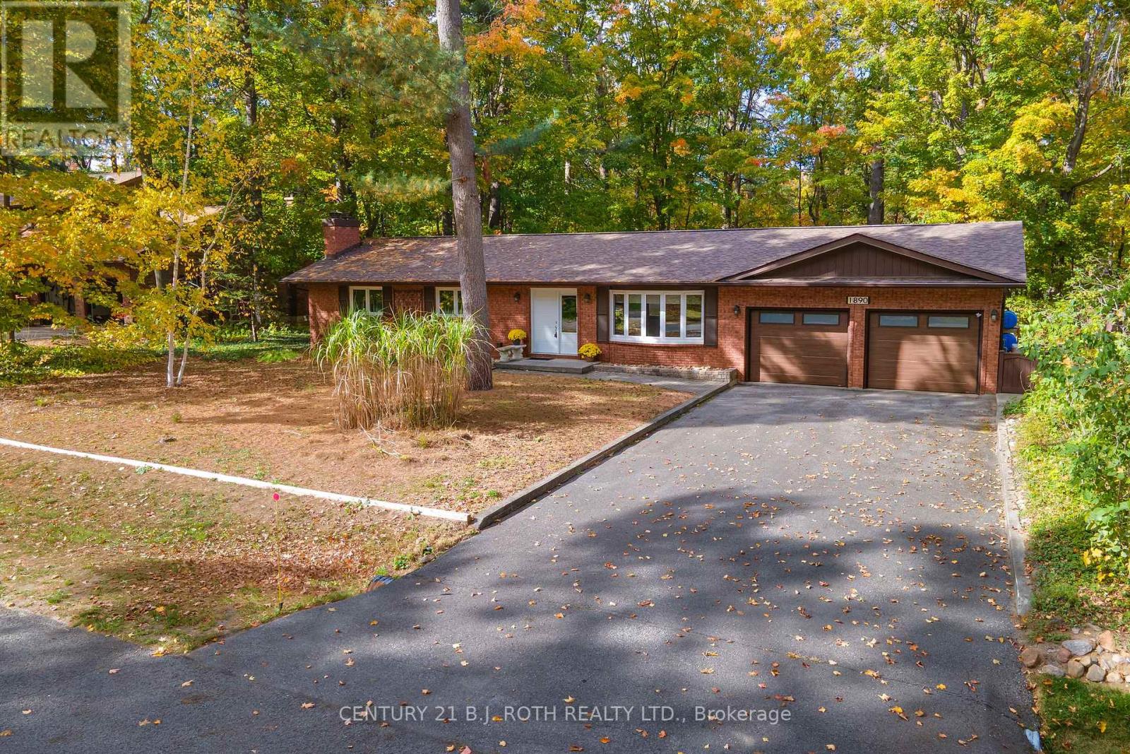 1890 Kensington Place, Severn, Ontario  L3V 7J9 - Photo 1 - S12464912