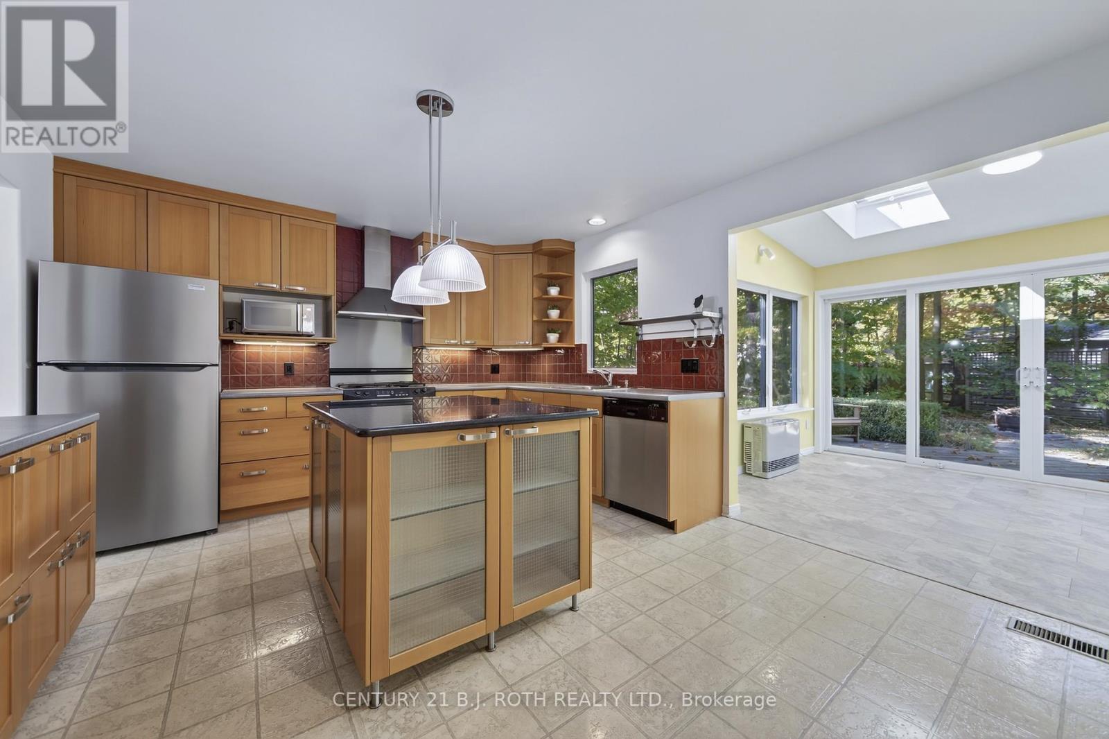 1890 Kensington Place, Severn, Ontario  L3V 7J9 - Photo 4 - S12464912