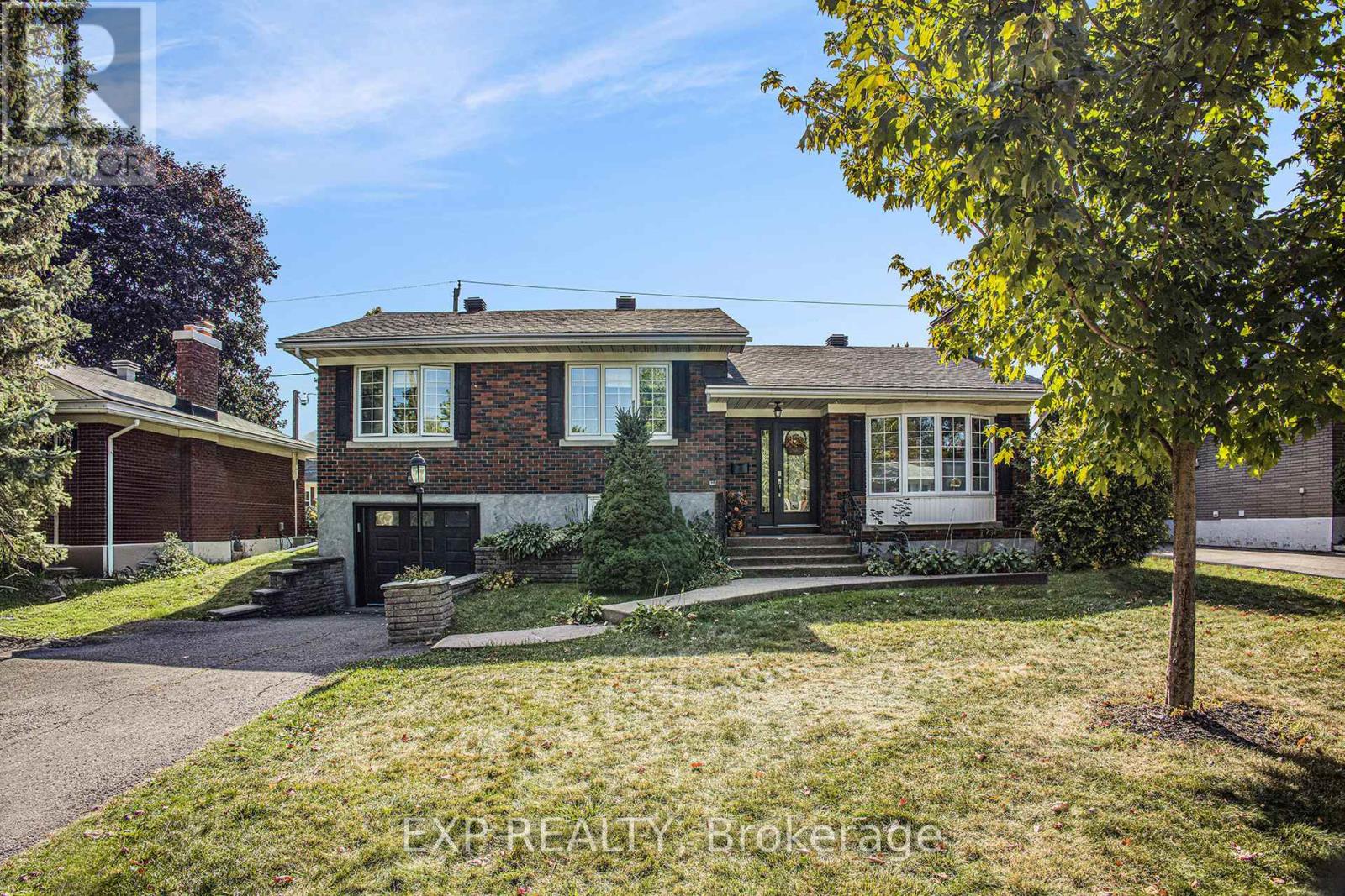 756 FAIRDALE AVENUE, Ottawa, Ontario