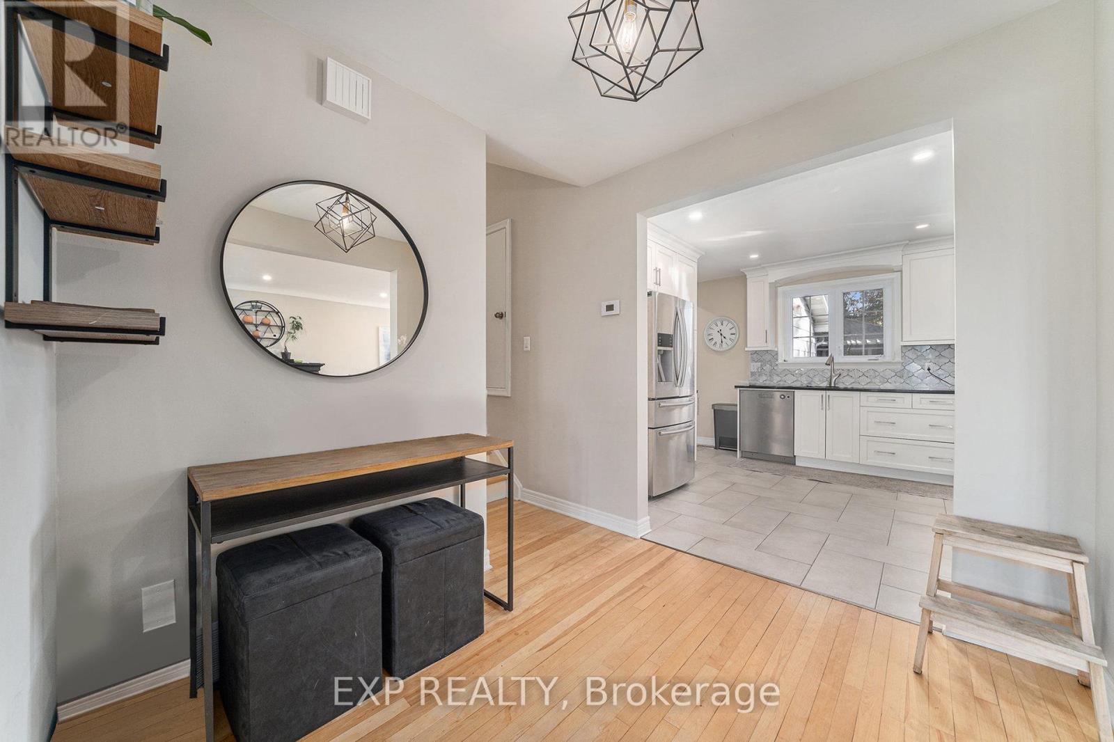 756 Fairdale Avenue, Ottawa, Ontario  K1G 1X7 - Photo 10 - X12465034