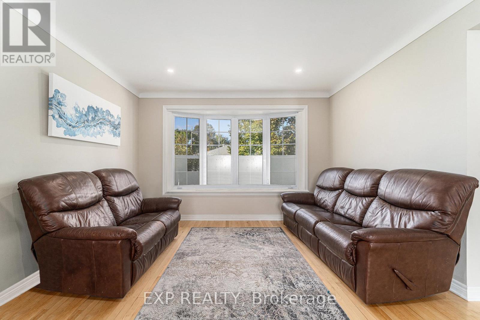 756 Fairdale Avenue, Ottawa, Ontario  K1G 1X7 - Photo 11 - X12465034