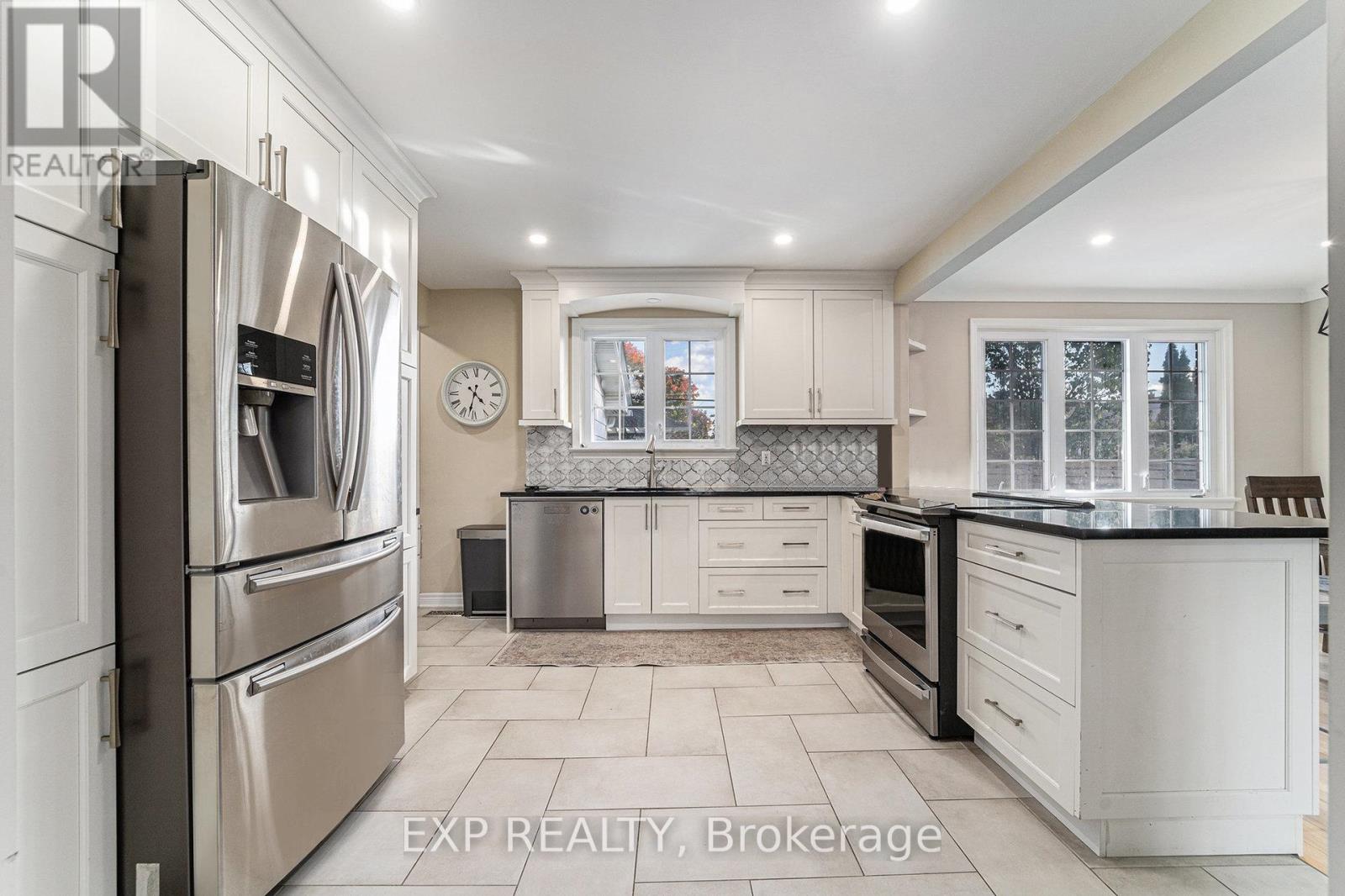 756 Fairdale Avenue, Ottawa, Ontario  K1G 1X7 - Photo 15 - X12465034