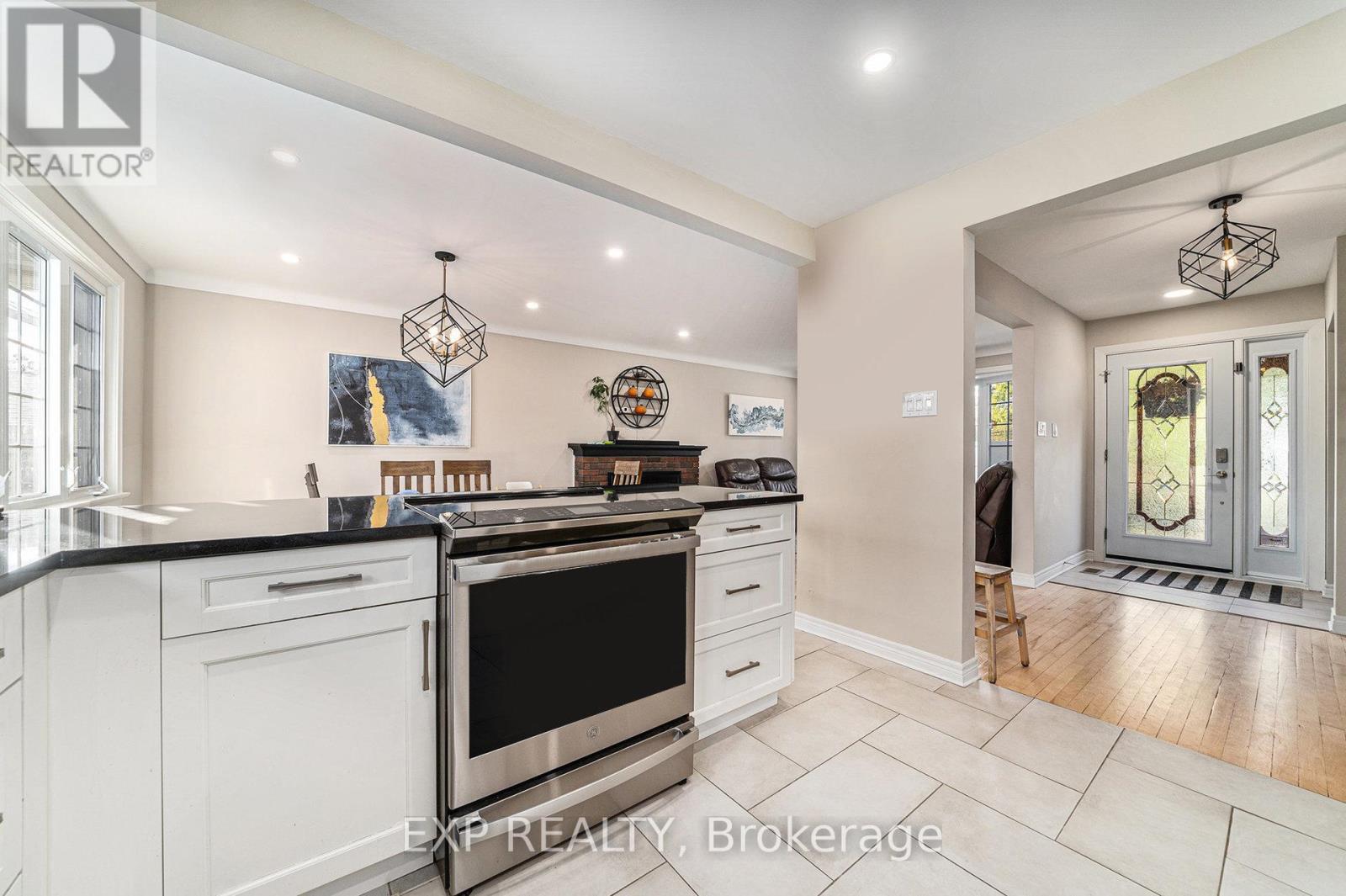 756 Fairdale Avenue, Ottawa, Ontario  K1G 1X7 - Photo 16 - X12465034