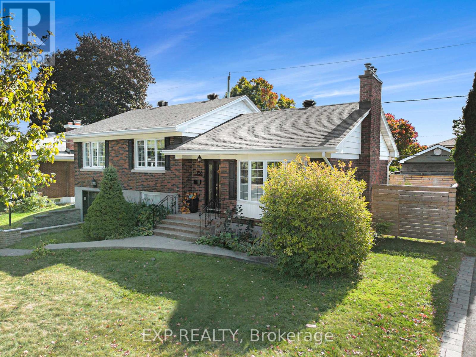 756 Fairdale Avenue, Ottawa, Ontario  K1G 1X7 - Photo 2 - X12465034