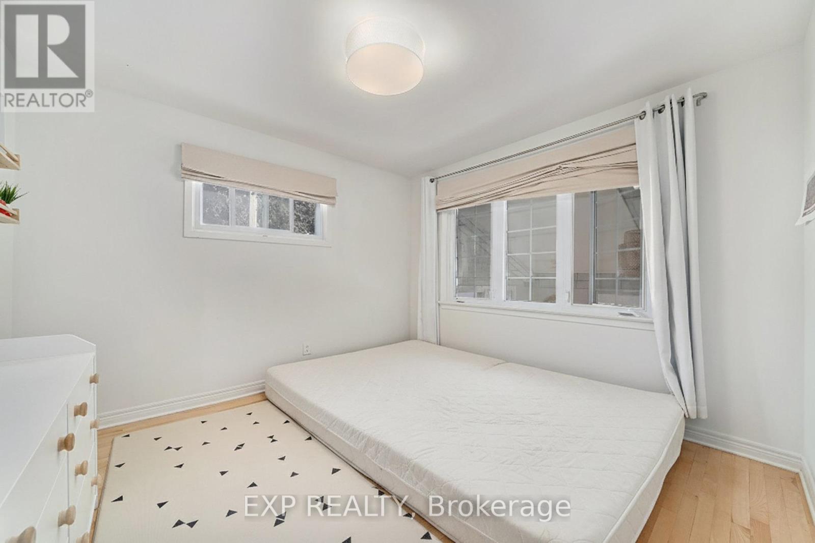 756 Fairdale Avenue, Ottawa, Ontario  K1G 1X7 - Photo 25 - X12465034