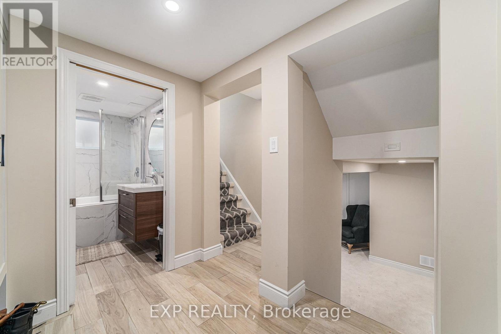 756 Fairdale Avenue, Ottawa, Ontario  K1G 1X7 - Photo 27 - X12465034