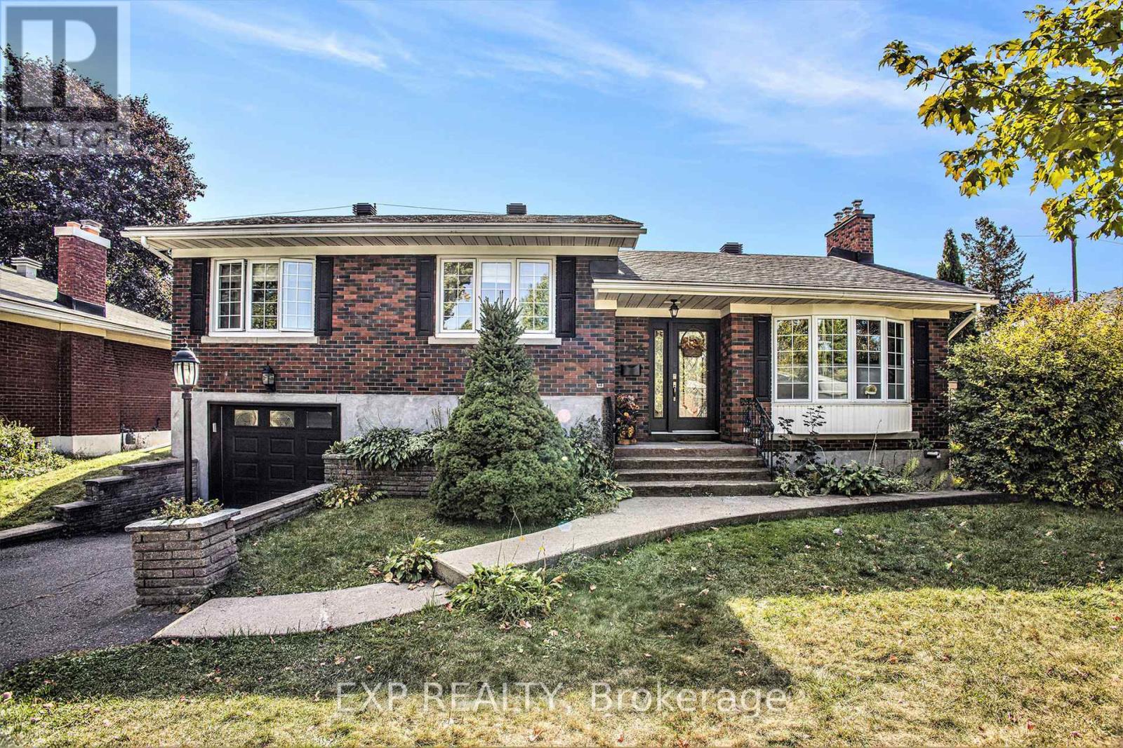 756 Fairdale Avenue, Ottawa, Ontario  K1G 1X7 - Photo 6 - X12465034