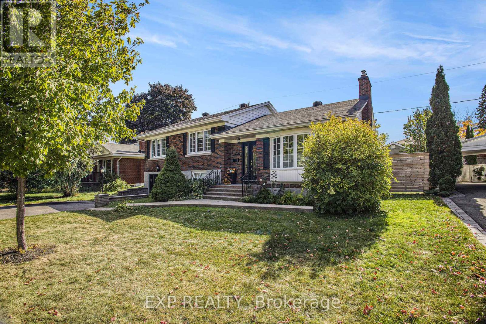 756 Fairdale Avenue, Ottawa, Ontario  K1G 1X7 - Photo 7 - X12465034