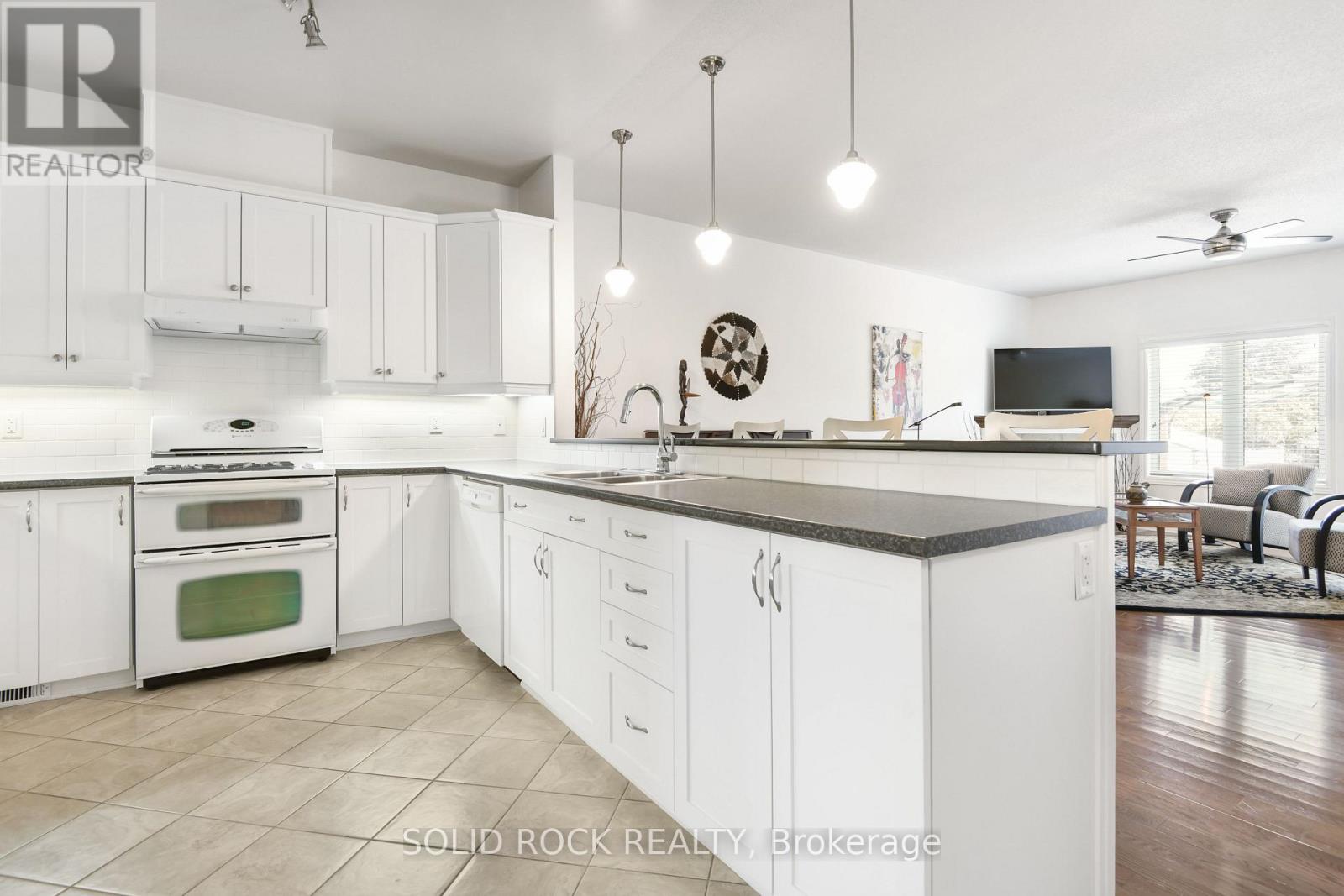 24 Moe Robillard Street, Arnprior, Ontario  K7S 0C2 - Photo 13 - X12465097
