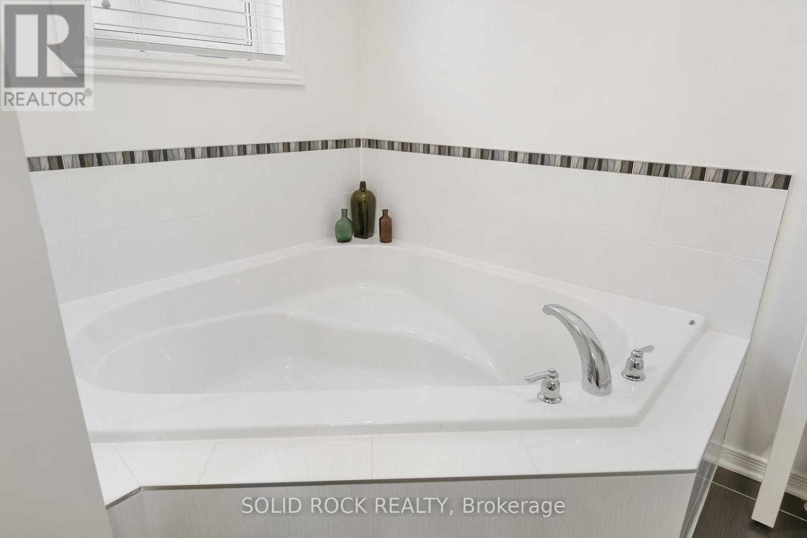 24 Moe Robillard Street, Arnprior, Ontario  K7S 0C2 - Photo 21 - X12465097