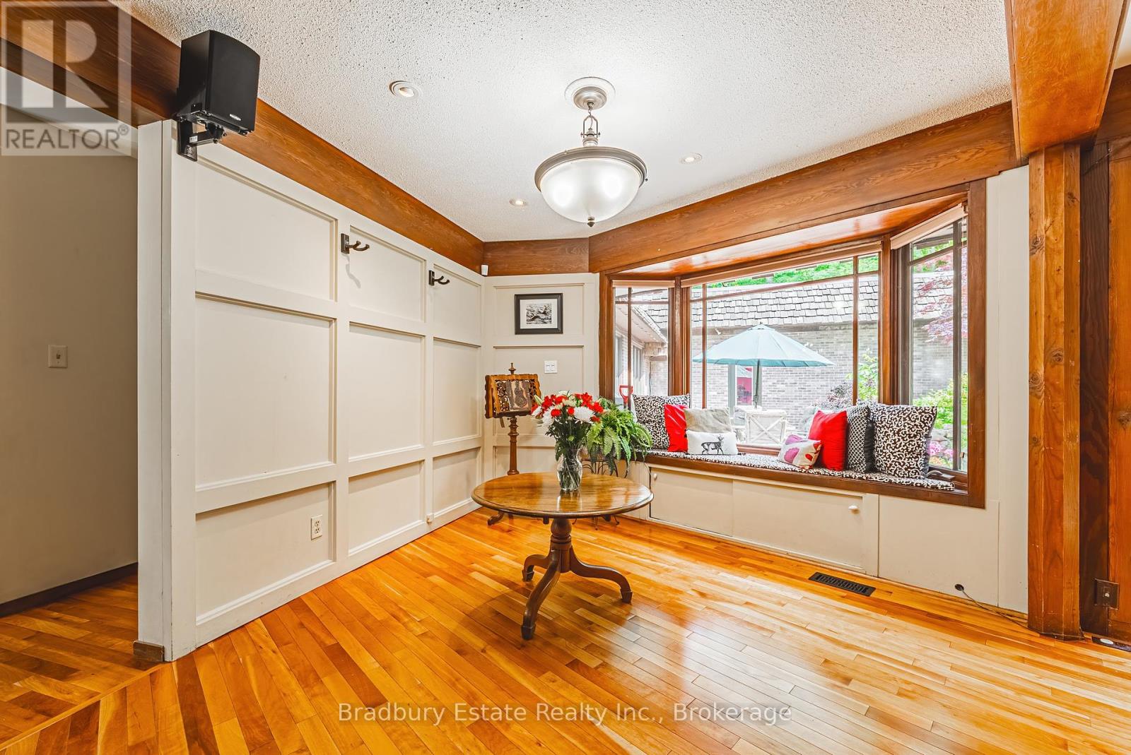 128 Bunker Hill Drive, Hamilton, Ontario  L8K 5X5 - Photo 11 - X12464973