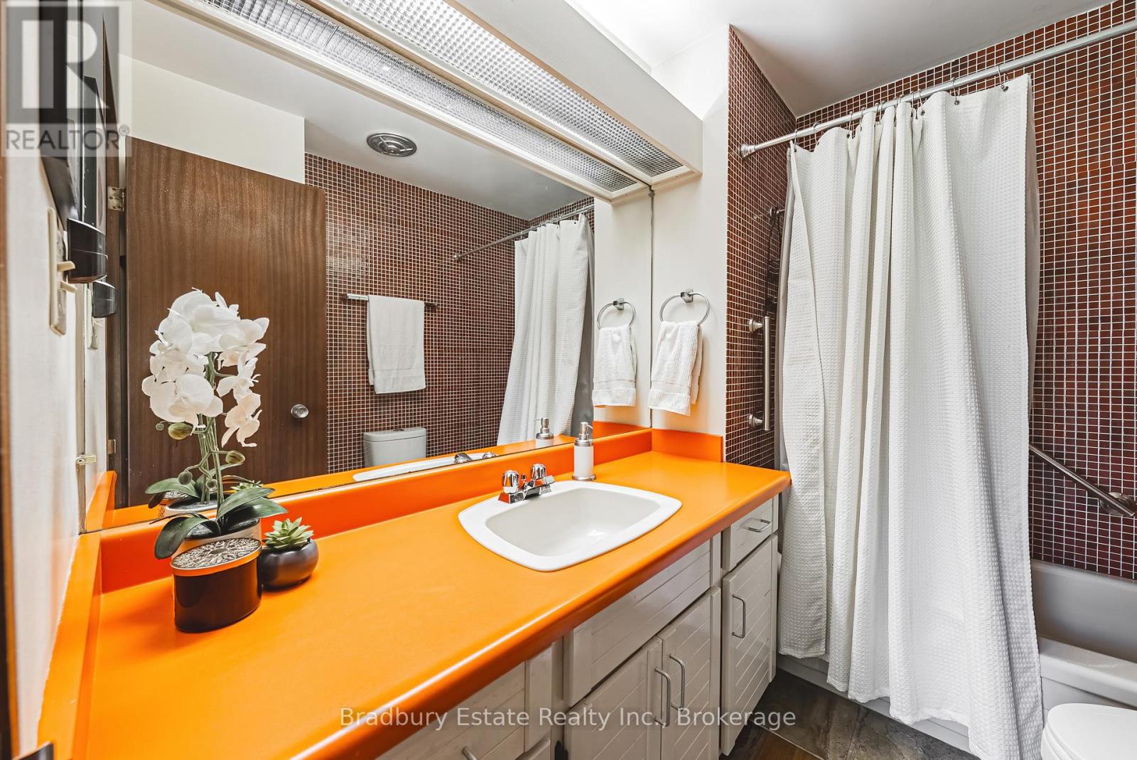 128 Bunker Hill Drive, Hamilton, Ontario  L8K 5X5 - Photo 26 - X12464973
