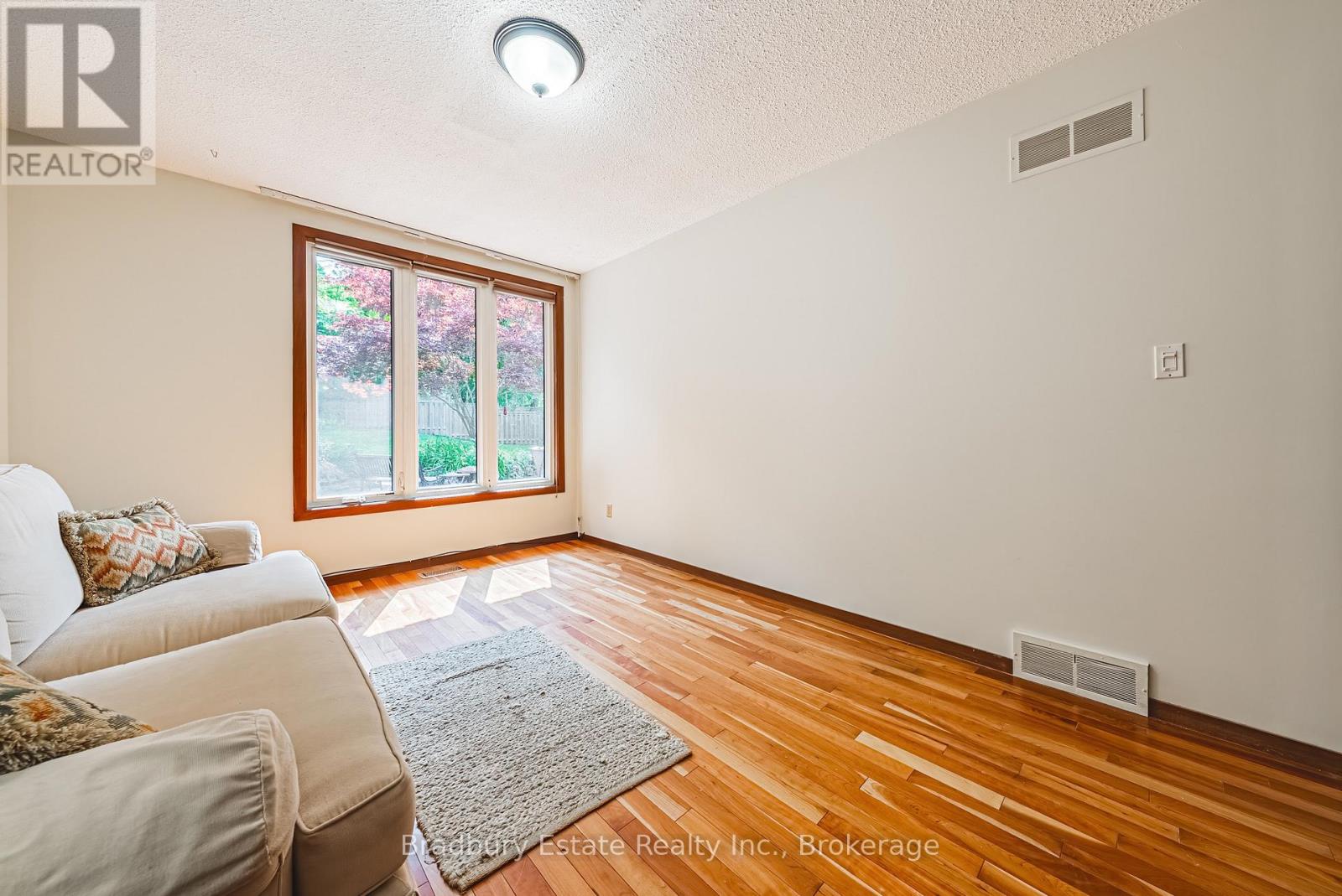 128 Bunker Hill Drive, Hamilton, Ontario  L8K 5X5 - Photo 29 - X12464973