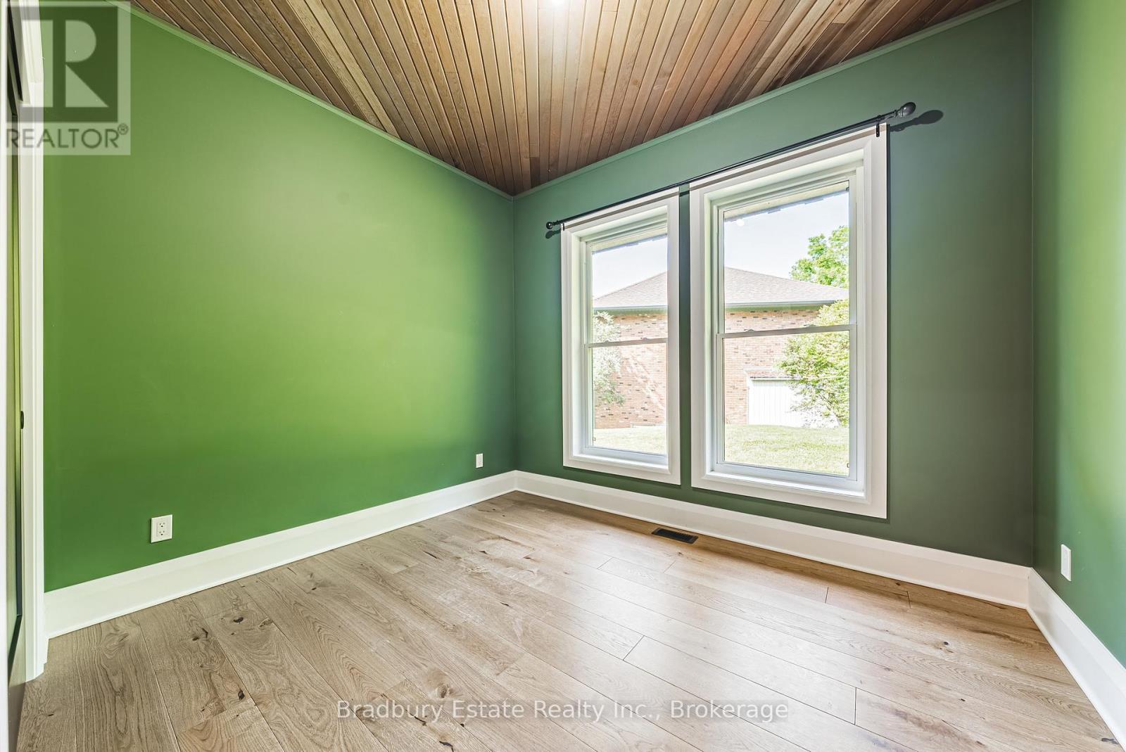 128 Bunker Hill Drive, Hamilton, Ontario  L8K 5X5 - Photo 38 - X12464973