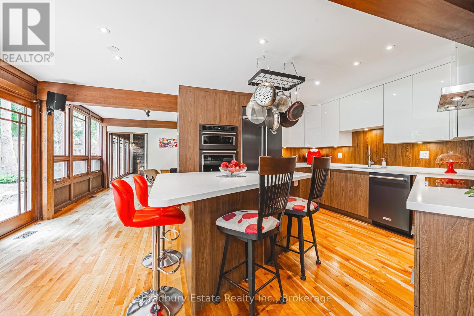 128 Bunker Hill Drive, Hamilton, Ontario  L8K 5X5 - Photo 9 - X12464973